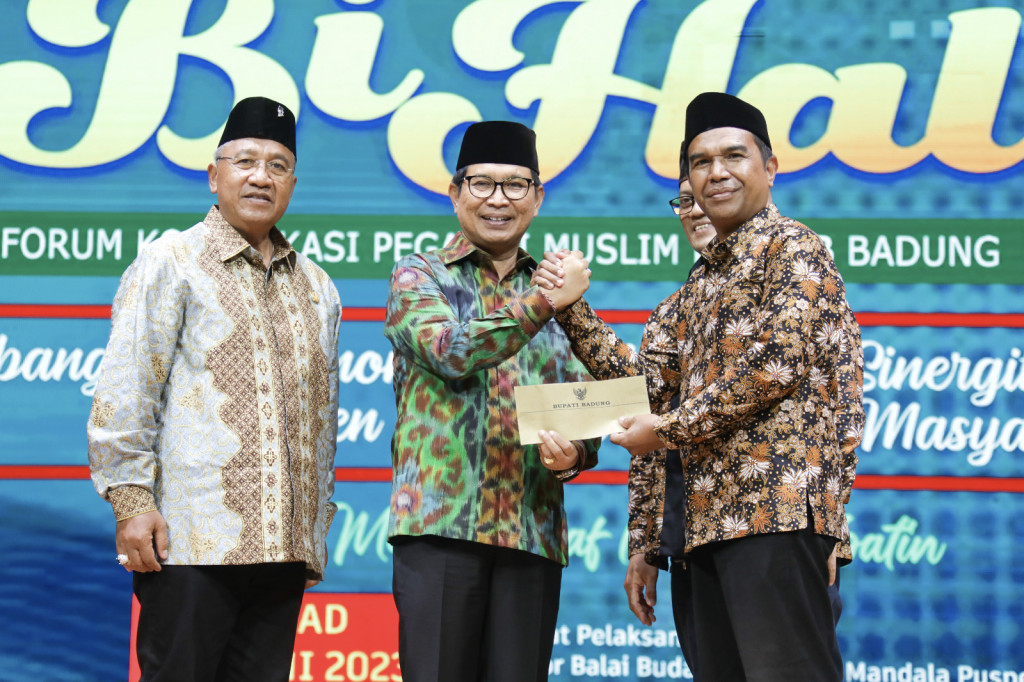 Sekda Badung Adi Arnawa Hadiri Acara Halal Bihalal Akbar di Nusa Dua